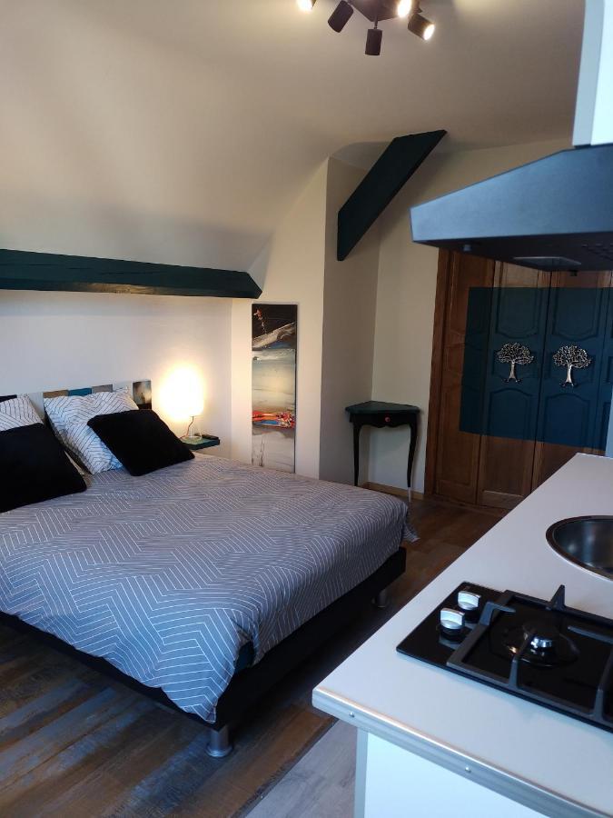 Studio et chambres d'hôtes les nuits de Gesnes Saint-Germain-du-Corbeis Extérieur photo